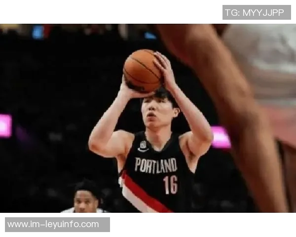 华子巨星表现震撼全场杨瀚森小步迈出中国篮球新篇章